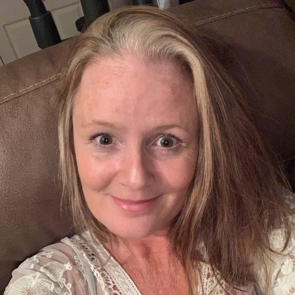 Meet your Posher, Carly - Picture 6 of 9